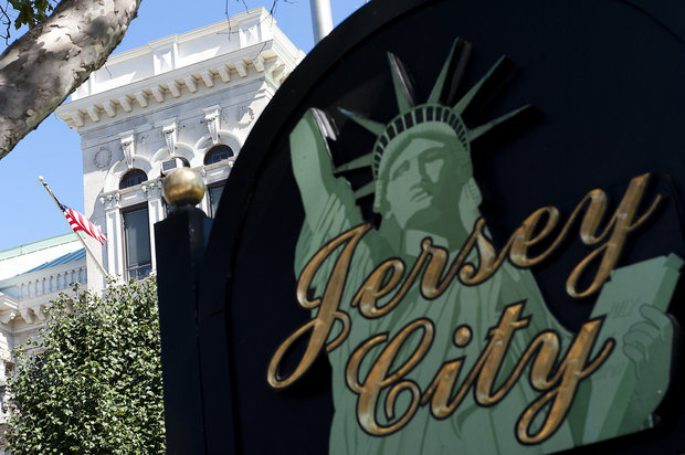 Jersey City clerk expanding hours to register new voters